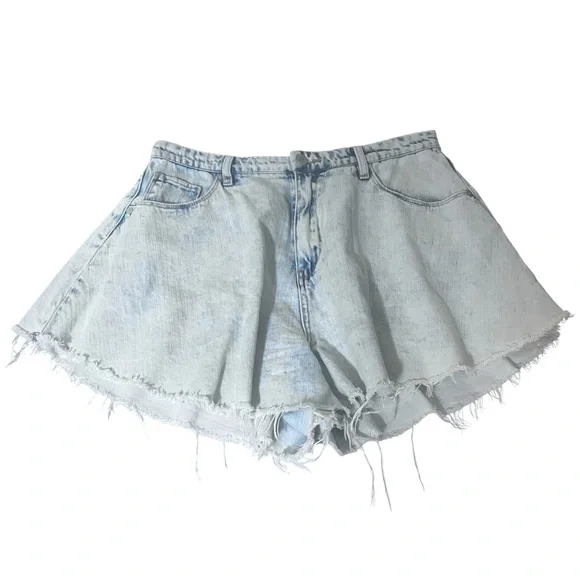 Blank NYC Women's Light Blue Frayed Jean Shorts Size 29 - Picture 1 of 3